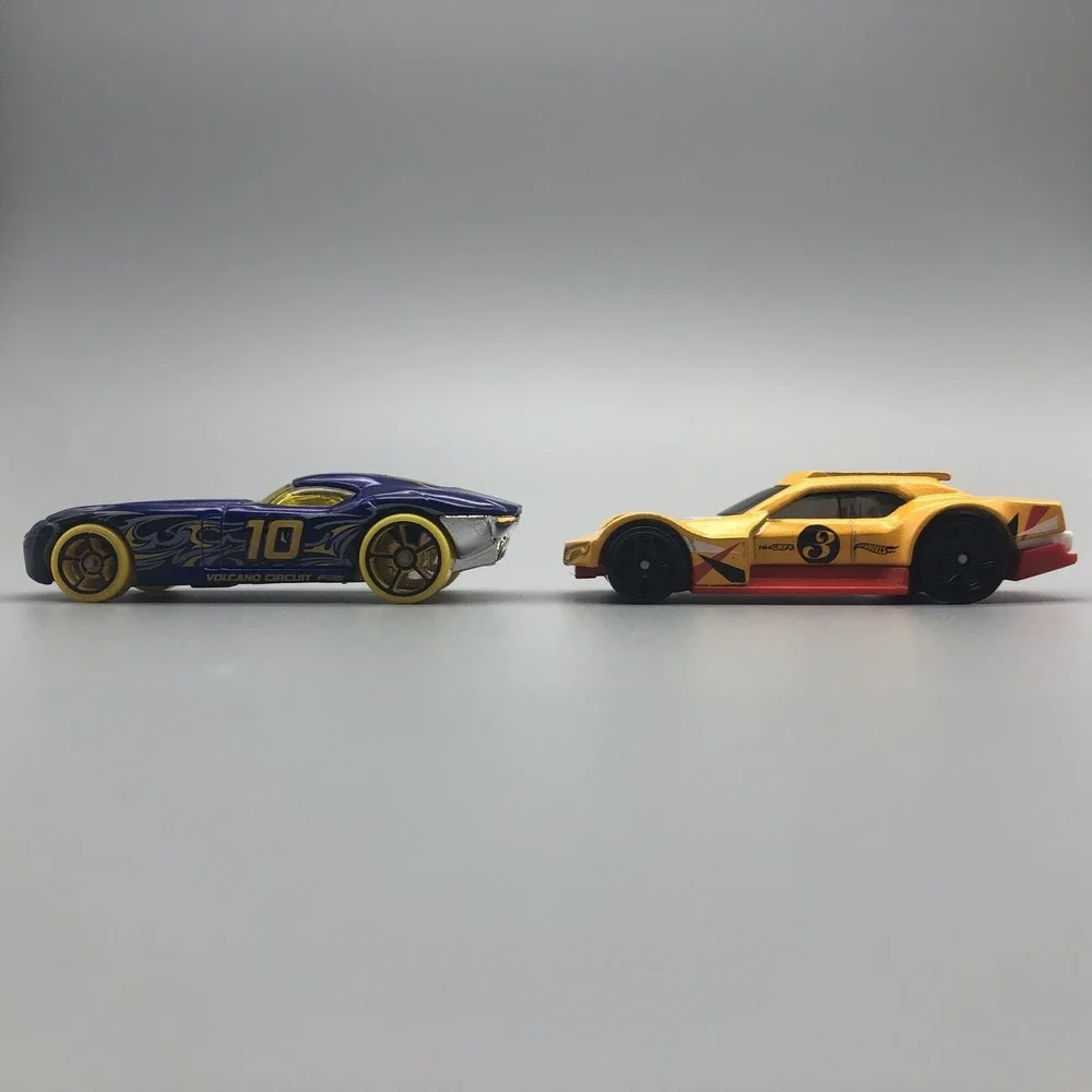 Hot Wheels Lot of 2 Driftsta Orange #3 Car & Fast‎ Felion #10 Diecast 1/64 Scale